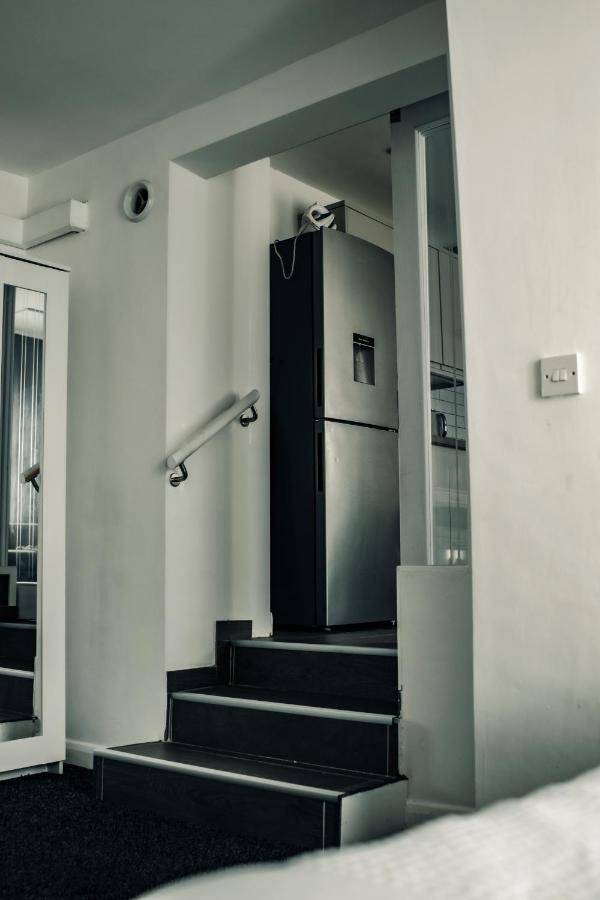 Dealhouse Apartments 10 ハダーズフィールド エクステリア 写真