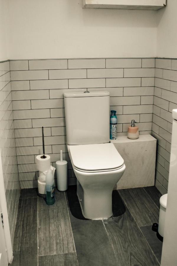 Dealhouse Apartments 10 ハダーズフィールド エクステリア 写真